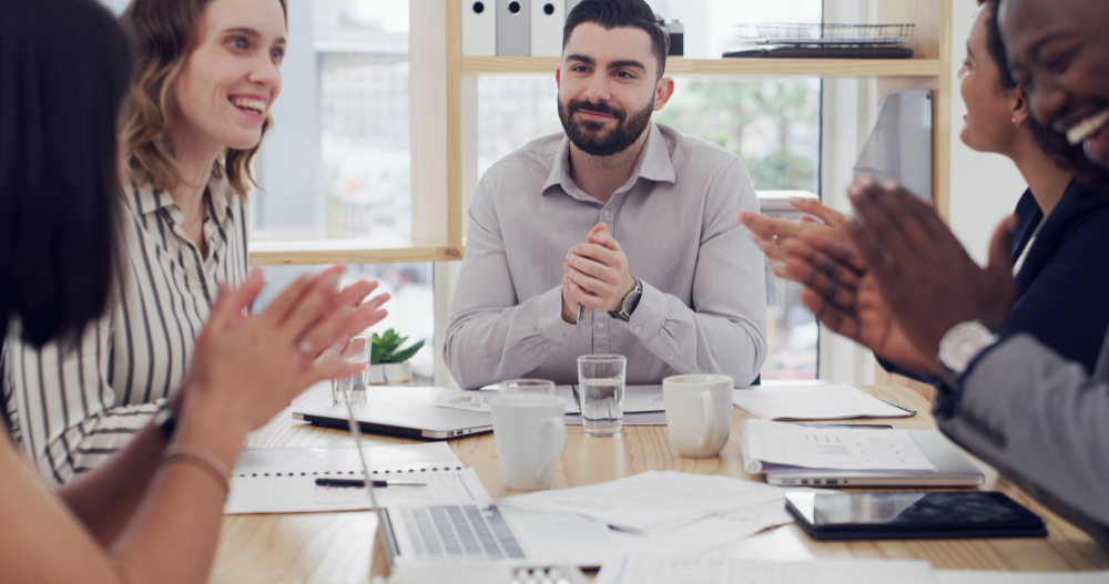 Non ci casco più: comunicazione manipolativa e laboratorio sulla fiducia